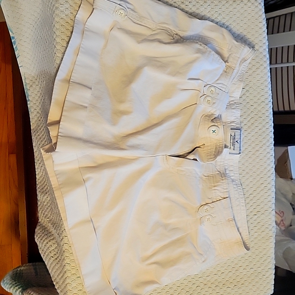 White American eagle shorts, size 8